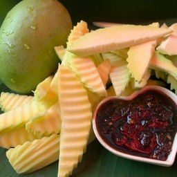 มะม่วงเปรี้ยว+มะม่วงมัน ฟรีน้ำจิ้ม