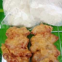 หมูทอดหน้าค่าย
