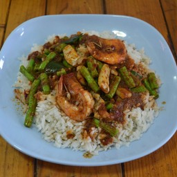 ข้าวราดผัดพริกแกง