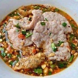 ก๋วยเตี๋ยวหมูเด้งเย็นตาโฟต้มยำ
