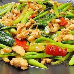 ผัดคะน้าไก่