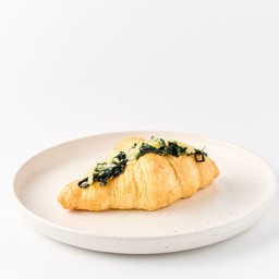 ครัวซองต์ผักโขมอบชีส