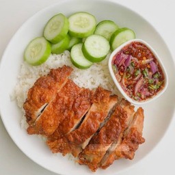 ข้าวไก่ทอดน้ำจิ้มแจ่ว