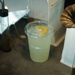 ลิ้นจี่ ฮันนี่ เลม่อน โซดา