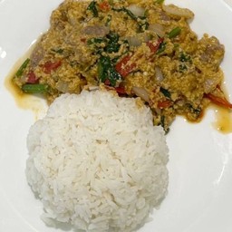 ข้าวราดผงกะหรี่ หมู