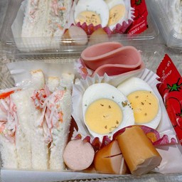 ชุดอาหารเช้าชุดเล็กไส้ปูอัด