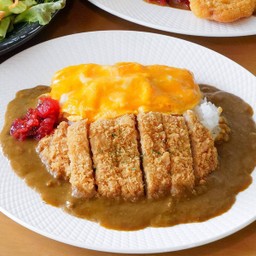 ข้าวแกงกะหรี่ญี่ปุุ่น หมูทอดไข่นุ่ม