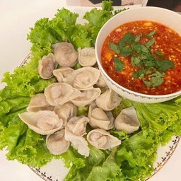 ยำลูกชิ้นปลาเยาวราชแท้ น้ำจิ้มแซ่บมาก @ลุมพินี