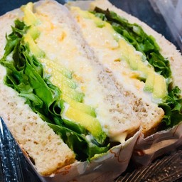 แซนด์วิช อโวคาโด ไข่ข้น
