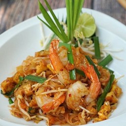 ผัดไทยกุ้ง pad thai
