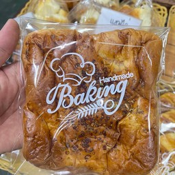 ขนมปังแฮมไก่พาเบซานชีส