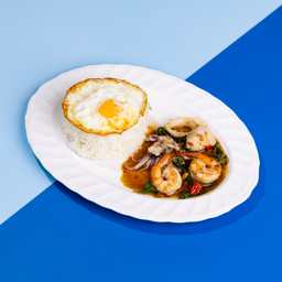 ข้าวราดกะเพราทะเลไข่ดาว