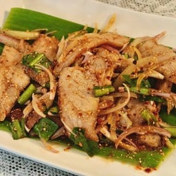 น้ำตกคอหมูย่างซูวี