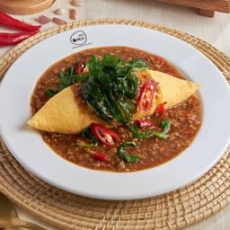 ข้าวห่อไข่หน้ากะเพราหมูสับ