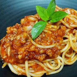 สปาเก็ตตี้หมูสับ ซอสมะเขือเทศ