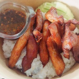 ข้าวหมูแดดเดียวทอด