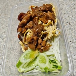 ข้าวคลุกกะปิ แม่ไก่