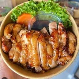 ข้าวเทอริยากิ พร้อมเสิร์ฟ