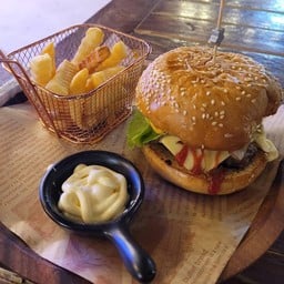 ชีสเบอร์เกอร์เนื้อ