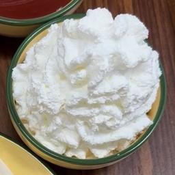 วิปครีม (ใส่ถ้วย)