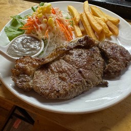 สเต็กเนื้อนุ่มพริกไทยดำ