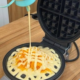 ฝอยทองไส้แตก