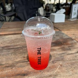 สตรอวเบอร์รี่ โซดา