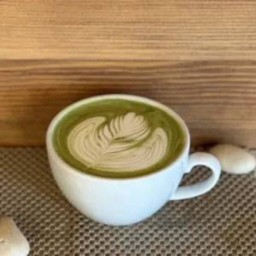 มัทฉะลาเต้ร้อน