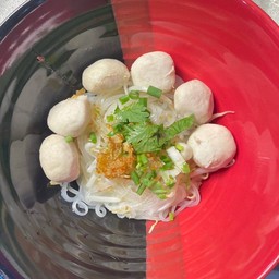 เส้นเล็กแห้งลูกชิ้นพิเศษ