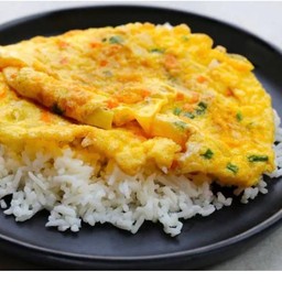 ข้าวไข่เจียวทรงเครื่อง