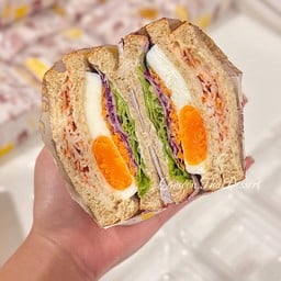 แซนวิชไข่ดาว + ปูอัด