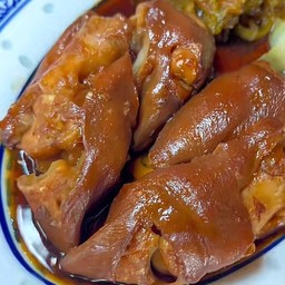 คา กิ  豬蹄腳尖