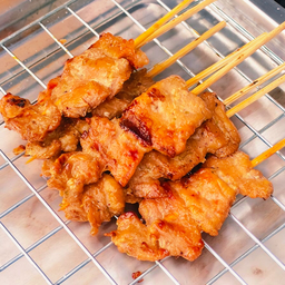 ข้าวเหนียวหมูปิ้งโบราณ อร่อยมาก - ตากสิน 44