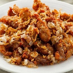 หมูทอดกระเทียมกับข้าว100บาท