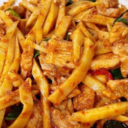 ผัดพริกแกงหมู