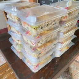 ครัวข้างวัง อาหารตามสั่ง