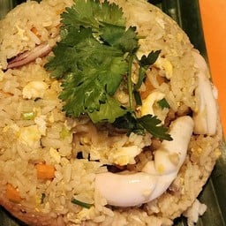 ข้าวผัดปลาหมึก