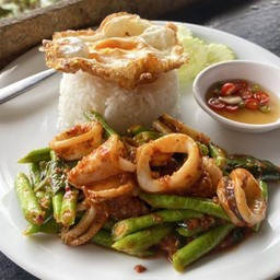 ผัดพริกแกงทะเล