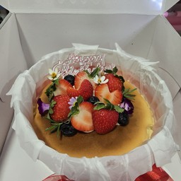 ชีสเค้กหน้าไหม้ ผลไม้สด