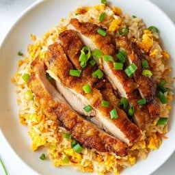 ข้าวผัดไข่+ท็อปปิงไก่กรอบ