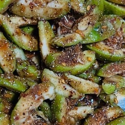 มะกอกน้ำคลุกน้ำปลาหวาน