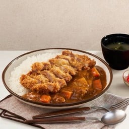 ข้าวแกงกะหรี่ หมูทอด