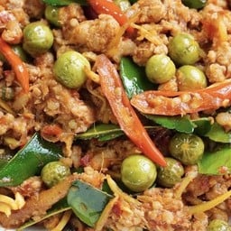 ข้าว ผัดเผ็ดเนื้อ