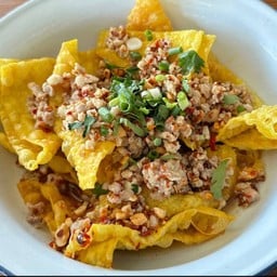 ยำเกี๊ยวกรอบ