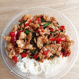 กะเพราเนื้อชิ้น