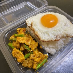 ข้าวเครื่องแกงหมู+ไข่ดาว