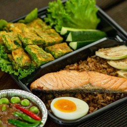 ข้าวคลุกน้ำพริกแซลม่อนแซ่บ