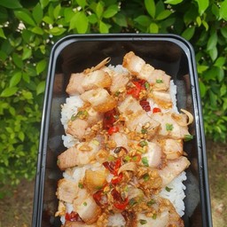 หมูกรอบคั่ว พริกเกลือ