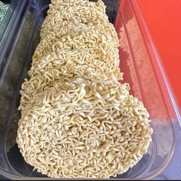 เส้นคาราเมน 1 ก้อน