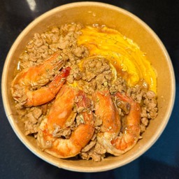 ข้าวไข่ข้น หมูสับผัดซอส + กุ้ง